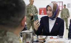 AFYONKARAHİSAR - Afyonkarahisar Valisi Kübra Güran Yiğitbaşı Mehmetçikle iftar yaptı