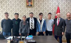 19 Mayıs Anadolu Lisesi oryantiring sporcularından Milli Eğitim Müdürüne ziyaret