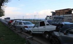 Samsun-Sinop yolunda 7 otomobil birbirine girdi