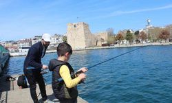 Sinop’ta hafta sonu güneşli hava: Vatandaşlar iskeleye koştu