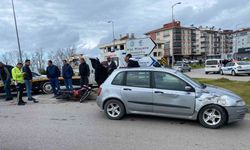 Sinop’ta otomobille motosiklet çarpıştı; 1  yaralı