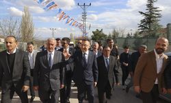 ANKARA - Cumhurbaşkanı Yardımcısı Oktay Sincan'ın Mülk köyünde vatandaşlarla bayramlaştı
