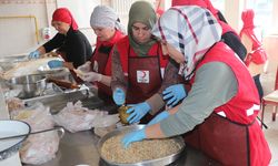 BOLU - Depremzede kadınlar yöresel bayram tatlısı yaptı