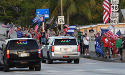 FLORİDA - Hakkındaki suçlamaları reddeden Trump, mahkemeden ayrılarak Florida'ya döndü