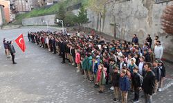 HAKKARİ - Okullarda ara tatil sonrası ilk ders zili çaldı