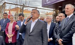 KIRŞEHİR - AK Parti Grup Başkanı İsmet Yılmaz: " Ya batıdan aferin almak için ya da bu milletin duasını almak için  çalışanların yanında olacaksınız"