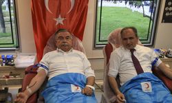 UŞAK - AK Parti Grup Başkanı Yılmaz, Uşak'ta konuştu