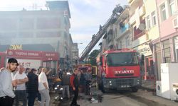 Amasya'da çıkan yangında 3 evin çatısı yandı