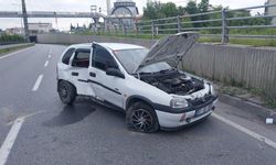 Otomobil bariyere çarptı;1 kişi yaralı