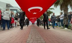 Samsun'un Atakum ilçesinde 1919 metrelik Türk bayrağıyla yürüyüş yapıldı