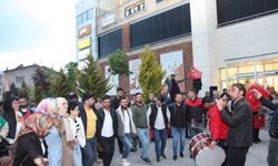 Ahlatlılar Cumhurbaşkanı Erdoğan’ın zaferini kutladı