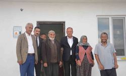 Başkan Oprukçu, evi depremde hasar gören ailenin yüzünü güldürdü