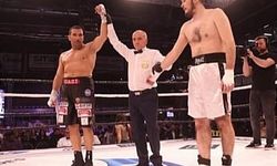 Fırat Arslan nakavtla kazandı