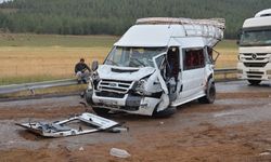 GAZİANTEP - TAG Otoyolu'ndaki zincirleme trafik kazasında 2 kişi öldü, 20 kişi yaralandı (2)