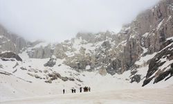 HAKKARİ - Doğaseverler Cennet Cehennem Vadisi'nde yürüyüş yaptı