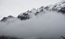 HAKKARİ - Yüksek kesimler beyaza büründü