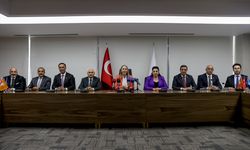 İZMİR - Azerbaycan milletvekillerinden AK Parti İzmir Teşkilatına ziyaret