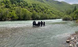 TUNCELİ - Munzur Çayı'nda kaybolan 3 kişiden 1'nin cansız bedenine ulaşıldı