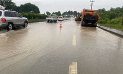 Giresun'da sağanak trafikte aksamaya neden oldu