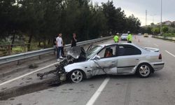 Karabük'te bariyere çarpan otomobildeki 3 kişi yaralandı