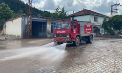 Kastamonu'nun Azdavay ilçesinde şiddetli yağışın yol açtığı tahribat gideriliyor