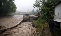 Kastamonu'nun İnebolu ilçesinde sel Evrenye köyünde zarara yol açtı