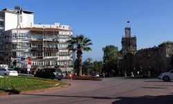 Sinop Atatürk Caddesi'nde binalarda cephe iyileştirme çalışması yapılıyor