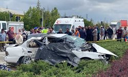 Aksaray’da 2 otomobil çarpıştı: 3 ölü, 2 ağır yaralı
