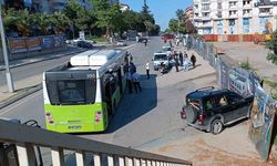 Belediye otobüsü ile SUV araç kazaya karıştı: Şoförler birbirine girdi