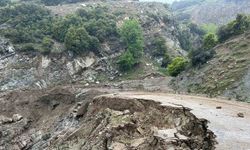 Manisa’da heyelan sebebiyle kapanan yol yeniden ulaşıma açıldı