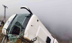 Mersin’de yolcu otobüsü uçuruma devrildi: 1 ölü, 14 yaralı