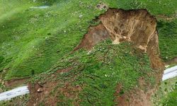 (ÖZEL) Heyelana bağlı yayla yolu çöktü