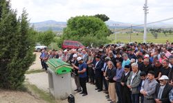 KARAMAN - Mantar zehirlenmesi sonrası hayatını kaybeden kızın cenazesi defnedildi