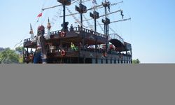 Düzce'de tatilciler "Pusula Katamaran" ile deniz turu yapıyor