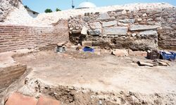 BURSA - Tarihi İznik surları restorasyonundaki buluntular İznik Müze Müdürlüğüne teslim edildi