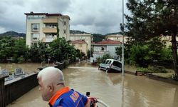 Kastamonu'nun Cide ilçesinde şiddetli yağış su baskınlarına neden oldu