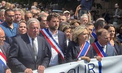 L'HAY-LES-ROSES - Fransa'da belediye başkanının evine yapılan saldırı protesto edildi (2)