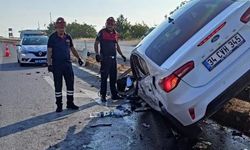 Amasya'da refüje çarpan otomobildeki 5 kişi yaralandı