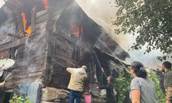 Rize'nin Ayder Yaylası'nda ahşap ev yandı