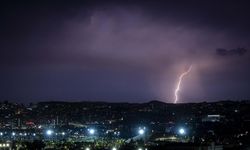 Ankara'da şimşekli gece