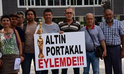 ANTALYA - Altın Portakal Film Festivali eski çalışanları belediye önünde eylem yaptı