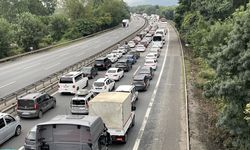 KOCAELİ - Zincirleme trafik kazasında 3 kişi yaralandı