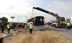 GÜNCELLEME 2 - Amasya'da devrilen yolcu otobüsündeki 6 kişi öldü, 35 kişi yaralandı