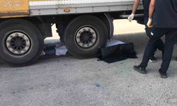 Adana’da kadın tır sürücüsünün çaptığı motosikletli hayatını kaybetti