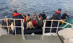 Ayvalık açıklarında 52 düzensiz göçmen kurtarıldı