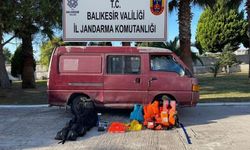 Ayvalık’ta 3 organizatör ve 58 düzensiz göçmen yakalandı