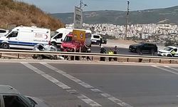 Bursa’da bariyerlere giren araç kullanılamaz hale geldi : 2 yaralı