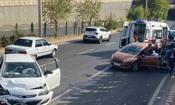 Diyarbakır’da iki otomobil çarpıştı: 1 yaralı