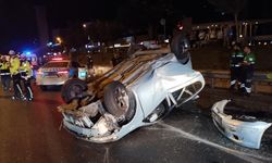 Kadıköy’de otomobil hafif ticari araca çarpıp takla attı: 4 yaralı
