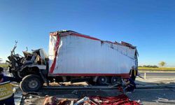 Konya’da kamyon bariyerlere çarptı: 1 ölü, 1 yaralı